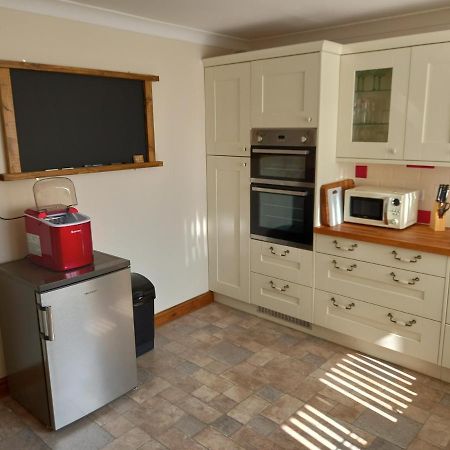 Pet Friendly Beautiful Detached Cottage Close To Spurn Point, Easington And Withersea Kingston upon Hull Bagian luar foto