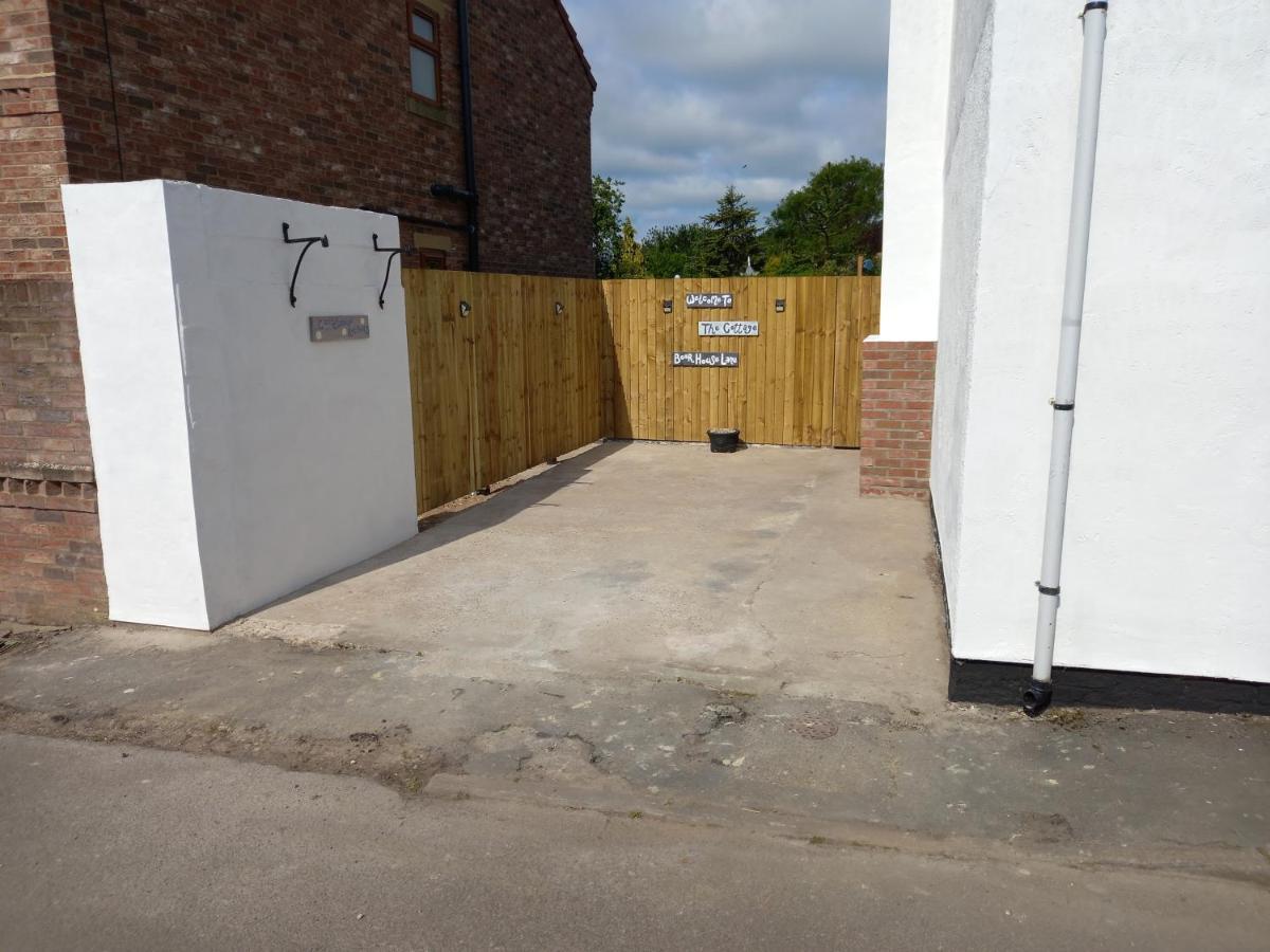 Pet Friendly Beautiful Detached Cottage Close To Spurn Point, Easington And Withersea Kingston upon Hull Bagian luar foto