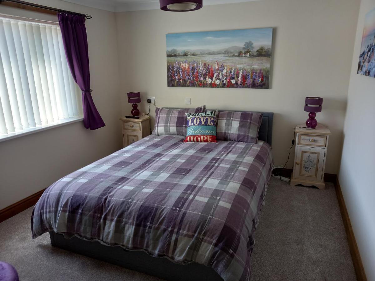Pet Friendly Beautiful Detached Cottage Close To Spurn Point, Easington And Withersea Kingston upon Hull Bagian luar foto