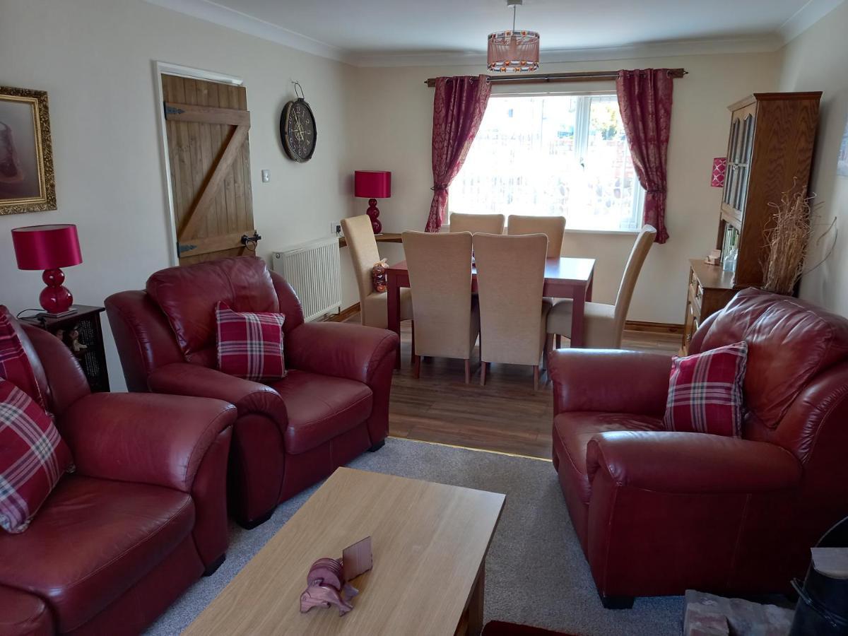 Pet Friendly Beautiful Detached Cottage Close To Spurn Point, Easington And Withersea Kingston upon Hull Bagian luar foto
