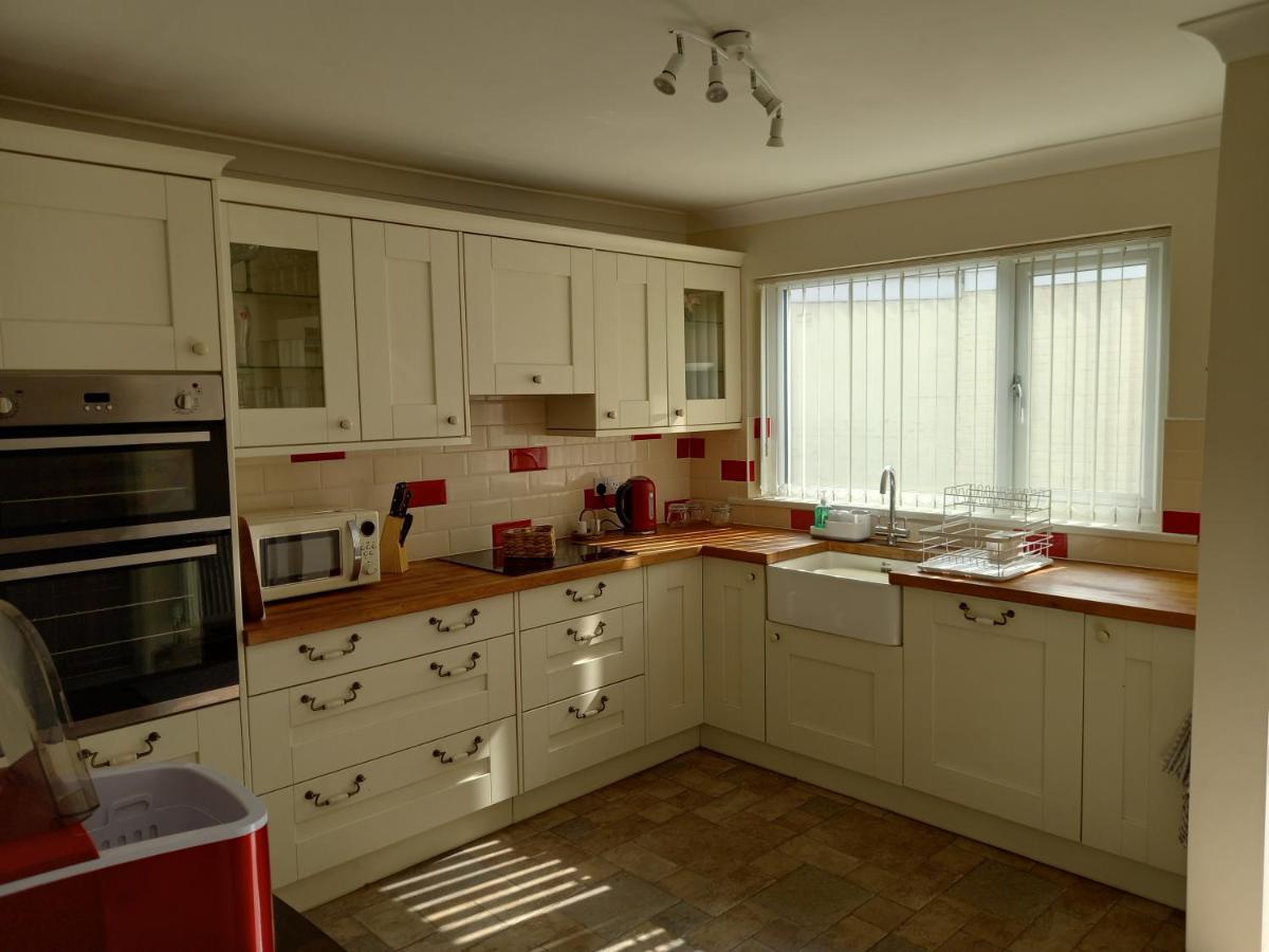 Pet Friendly Beautiful Detached Cottage Close To Spurn Point, Easington And Withersea Kingston upon Hull Bagian luar foto