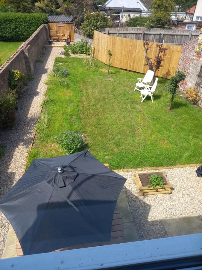 Pet Friendly Beautiful Detached Cottage Close To Spurn Point, Easington And Withersea Kingston upon Hull Bagian luar foto