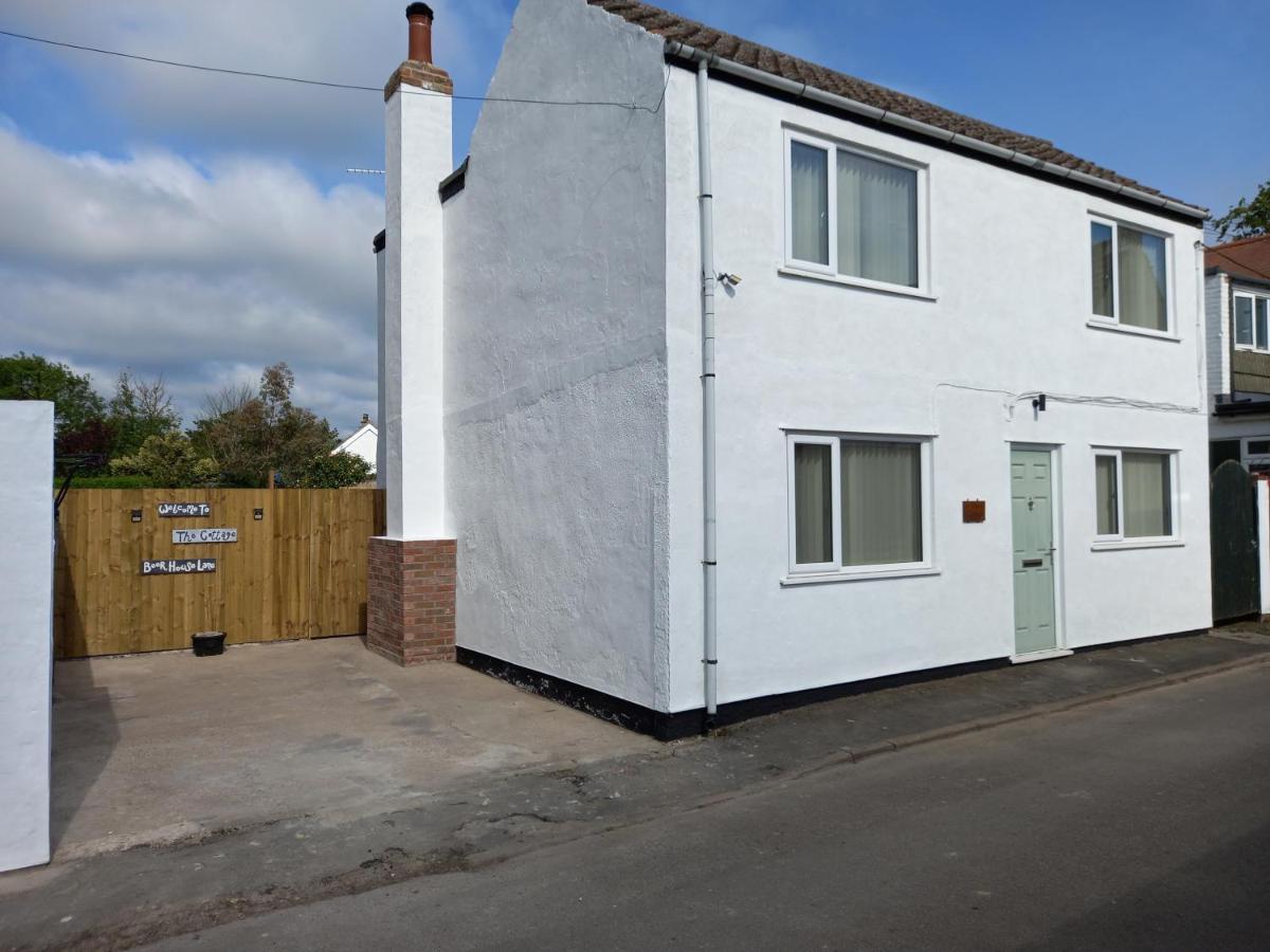 Pet Friendly Beautiful Detached Cottage Close To Spurn Point, Easington And Withersea Kingston upon Hull Bagian luar foto