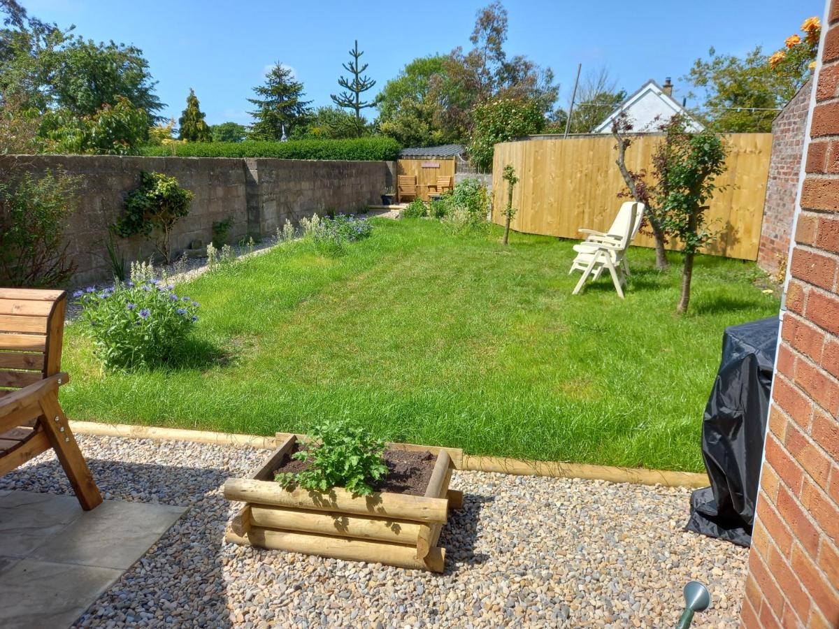 Pet Friendly Beautiful Detached Cottage Close To Spurn Point, Easington And Withersea Kingston upon Hull Bagian luar foto